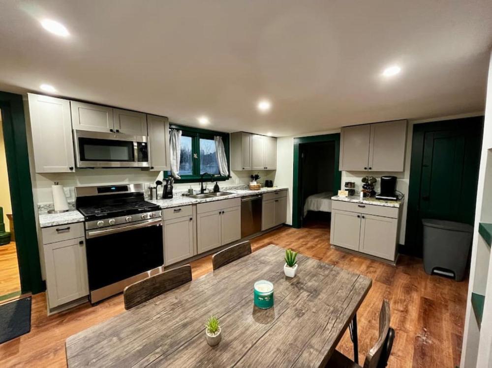 2 Bed Berkshire Getaway minutes to Jiminy Peak Ski
